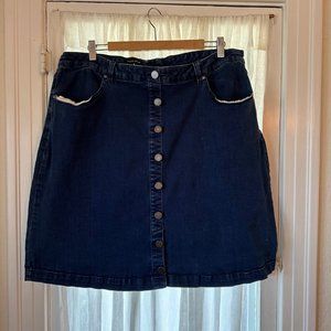 Universal Standard A-line skirt, buttons front. zipper back, size M